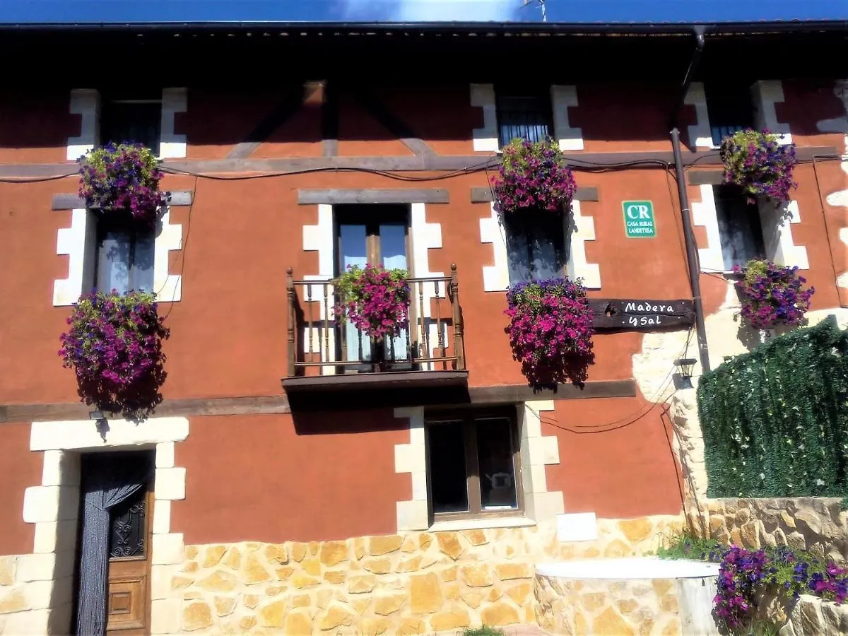 Casa Rural Madera Y Sal Salinas de Anana